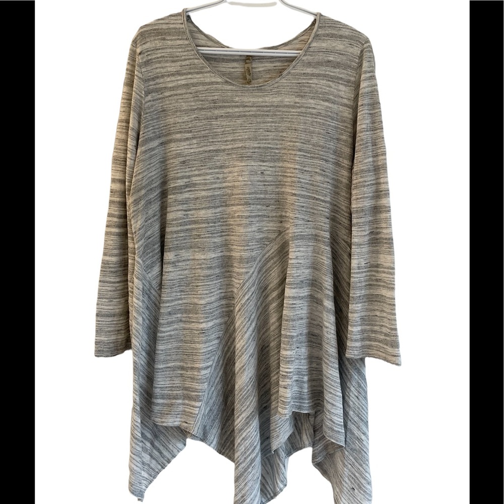 Comfy USA fantastic light grey sweater - gently worn - size XL